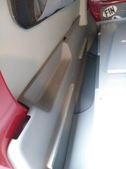 Prodám obytný vůz VW T5 long verze pro 2 osoby - 8