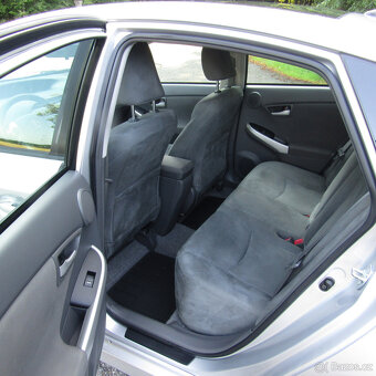 Toyota Prius 1,8i 73kw HYBRID, PLNÝ SERVIS TOYOTA, 121tkm - 8