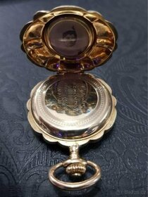 Zlaté gravírované tříplášťové hodinky REMONTOIR - 8