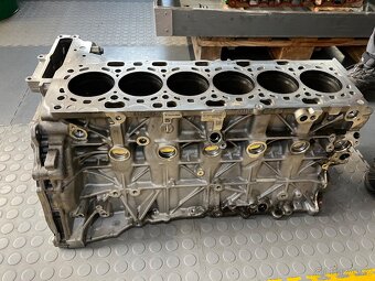 Díly motoru BMW B57D30C - M50D - 8