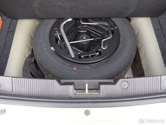 Fiat Linea (Grande Punto s kufrem),Rok 2010 ,117 000 km - 8