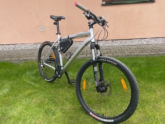 Prodám horské kolo Specialized Rockhooper - 8