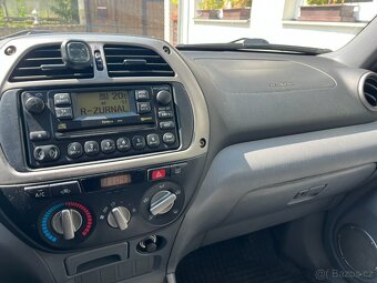 TOYOTA RAV 4 - 8