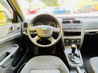 ŠKODA OCTAVIA 1.6 i BENZÍN NAJETO JEN 109 TIS KM - 8