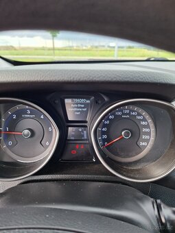 Prodám Hyundai i30 1,6CRDI - 8