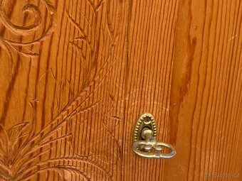 Velká dřevěná zdobená lékárnička masivní dřevo - 8