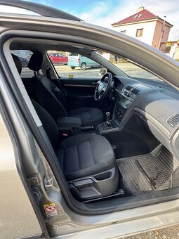 Škoda Octavia II 1.6 FSI 85kw - 8