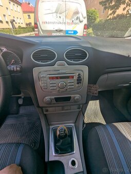 Ford Focus kombi mk2 1.8 tdci - 8