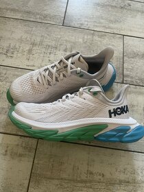 TENISKY HOKA W CLIFTON EDGE, VEL. 36 2/3 - 8
