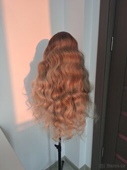 Kudrnatá dlouhá blond ombre paruka s krajkou vpředu 7152 - 8