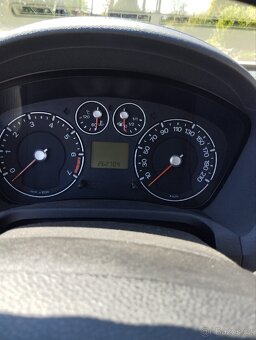 Ford Fiesta rok:2006 - 8