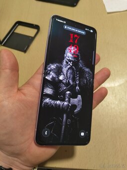 Galaxy Z Flip 3 - 8