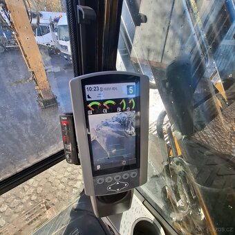 CAT 325F L CR pásové rypadlo - 8