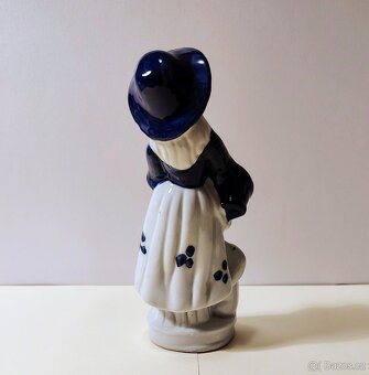 Tři porcelánové sošky - 8