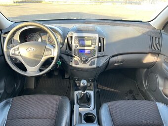 Hyundai I30cw 1,6i 92kw VYHŘÍVANÁ SEDADLA - 8