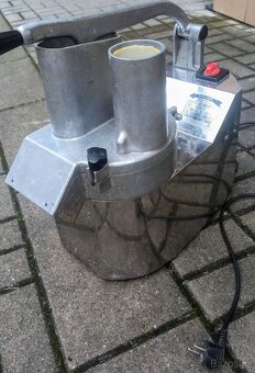 Krouhač, plátkovač zeleniny a sýrů - 8