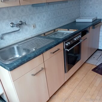 Kuchyňská linka se spotřebiči - 8