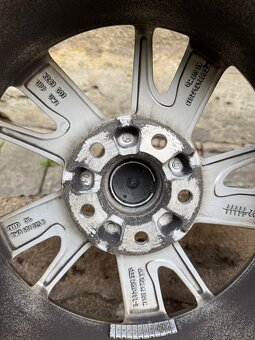Zimní kompletní alu kola Audi 205/60 R16 5x112 - 8