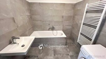Pronájem bytu s balkonem 3+kk, 89 m2 - Znojmo, ul. Na Kolbiš - 8