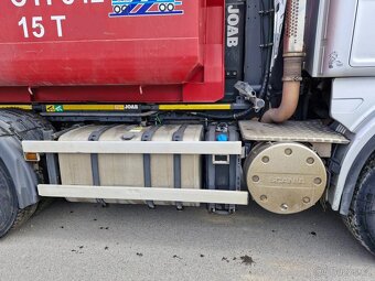 Scania R730 V8 8x4 nosič kontejneru - 8