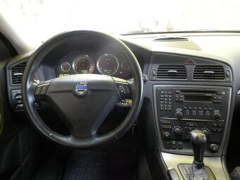 Volvo V70 2.4D5 Automat, Polokůže, Xenon - 8