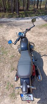 Moto Guzzi V7 Stone Special Edition 2023 - 8