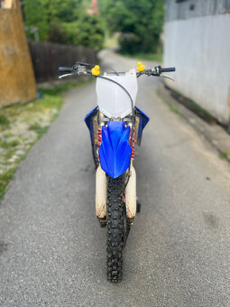 Yamaha YZ 125 - 8