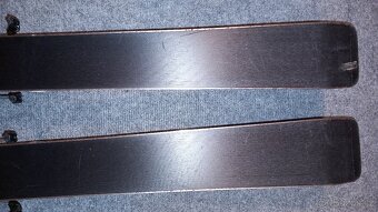 Dámské lyže Volkl Chica 140 cm - 8