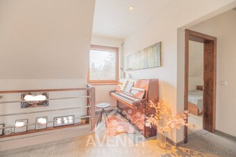 Prodej rodinného domu 415 m2, pozemek 1105 m2 - Valašská Pol - 8