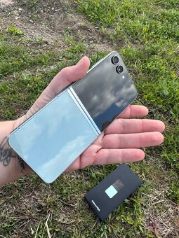 Samsung galaxy Z flip5 - 8