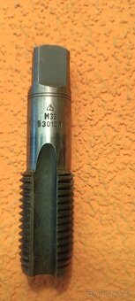 ZÁVITNÍKY METRICKÉ SADOVÉ - 8