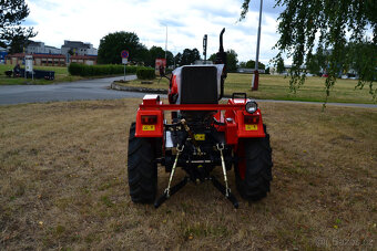 Traktor HT354 - 8