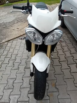 Prodám Triumph Speed Triple 675 - 8