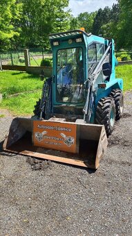 Smykový nakladač Locust 752 - 8