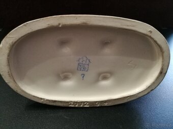 prodam dve porcelanove figurky putto se srdickem - 8