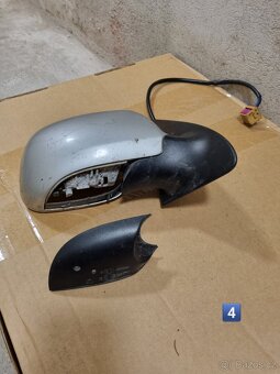 Zrcátka různé barvy na VW Passat B5.5 - 8