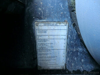 Caterpillar, 242B VČETNĚ PŘÍSLUŠENSTVÍ - 8