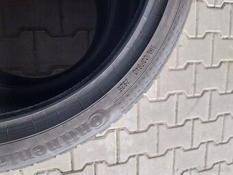 Prodám 2 x pneu Continental 235/40/18 - 8