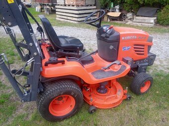 Kubota sekací traktor - 8