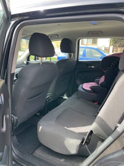 Chevrolet Orlando 1.8i 2012 7 míst k sezení - 8