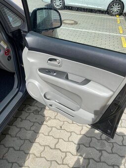Kia Carens 2.0crdi diesel 103 kw najetto 166000 tis - 8