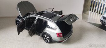 Škoda Octavia Scout III 1:18 - 8
