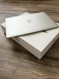 Apple Macbook Air 2017 - 8