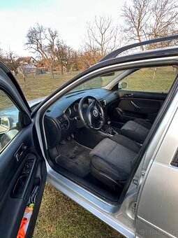 Volkswagen Golf - 8