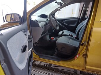 Toyota Yaris na náhradní díly levně - 8