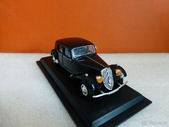 modely aut 1:43 11. - 8