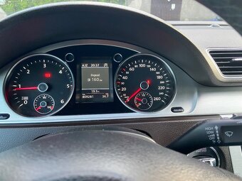 VW Passat B7 - 8