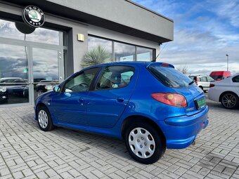 Peugeot 206 1,4 i 55kW KLIMA ČR 5ti. DVEŘOVÉ - 8