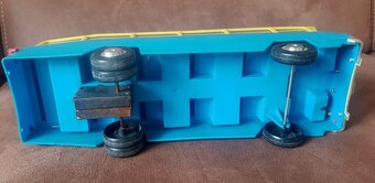 staré hračky bábika,  domiešavač, ČZ prasa, buldozér... - 8