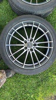 Peugeot 5x108 245/ 40 R17 - 8